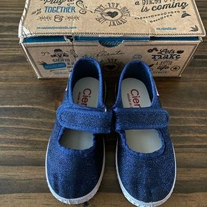 Cienta Navy Metallic Mary Janes Size 22 (US Size 6)